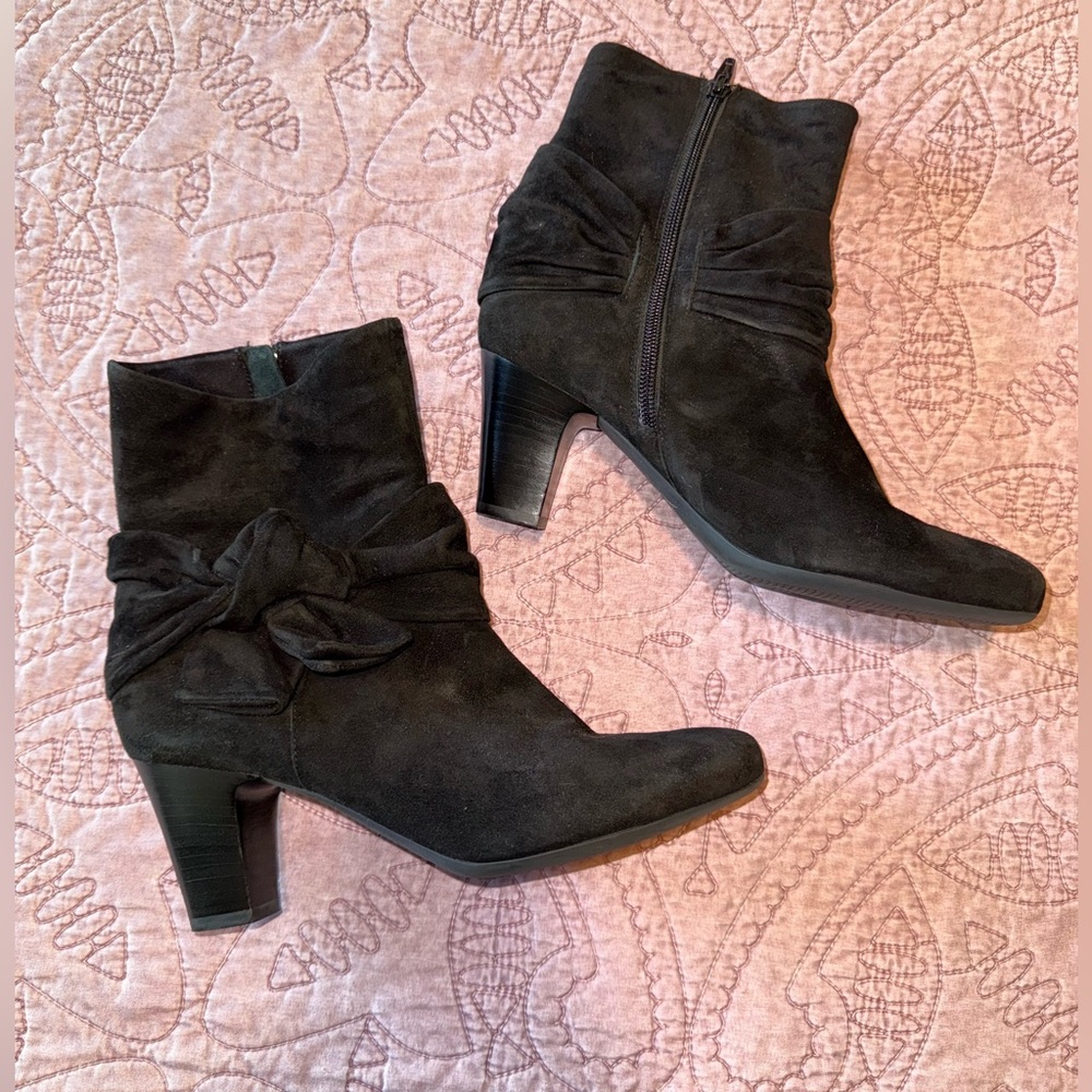 Van Eli Black Suede Heeled Boots - Picture 6 of 15